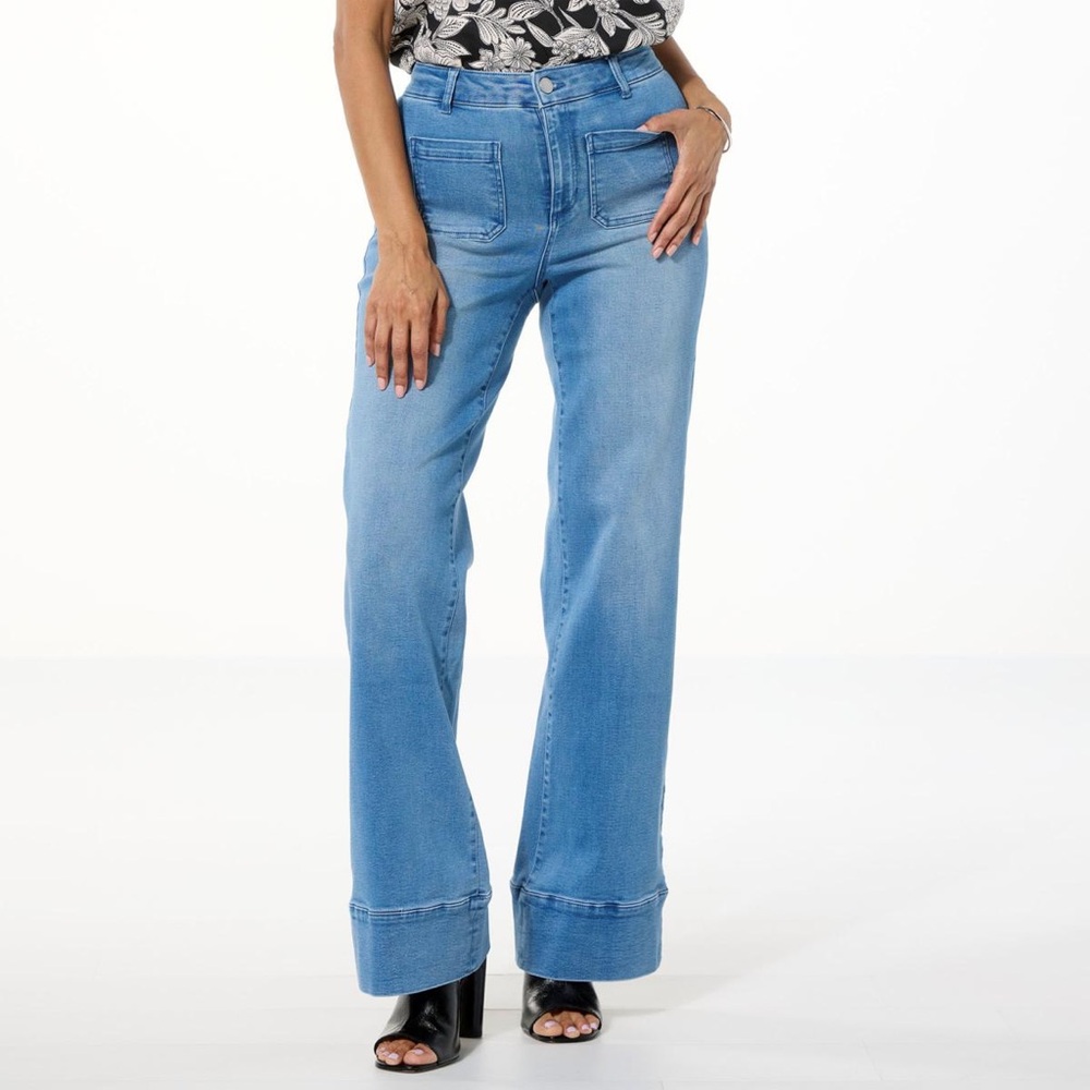 G by Giuliana Size 10P G-Soft Light Wash Denim Wide-Leg Trouser